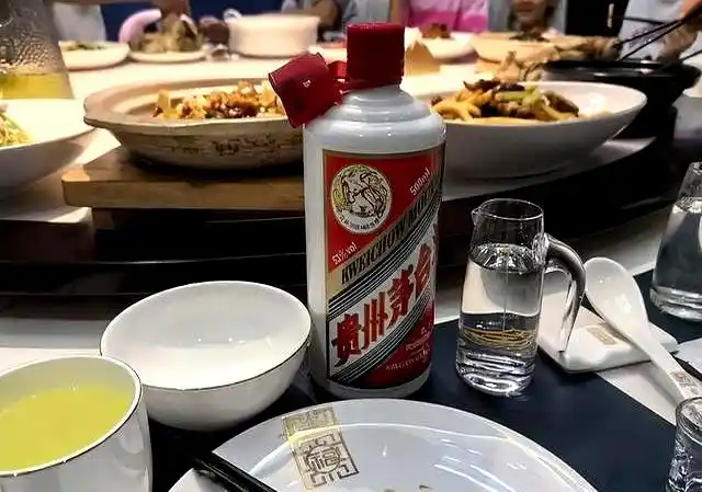 贵州茅台股票 2025年最低点_茅台股价与上证指数反差_茅台价格下滑原因