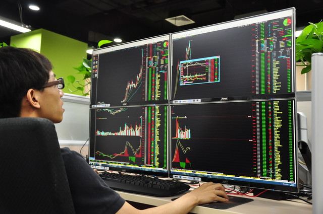 股票经济学_经济学家不建议上班族炒股 管清友 股市风险