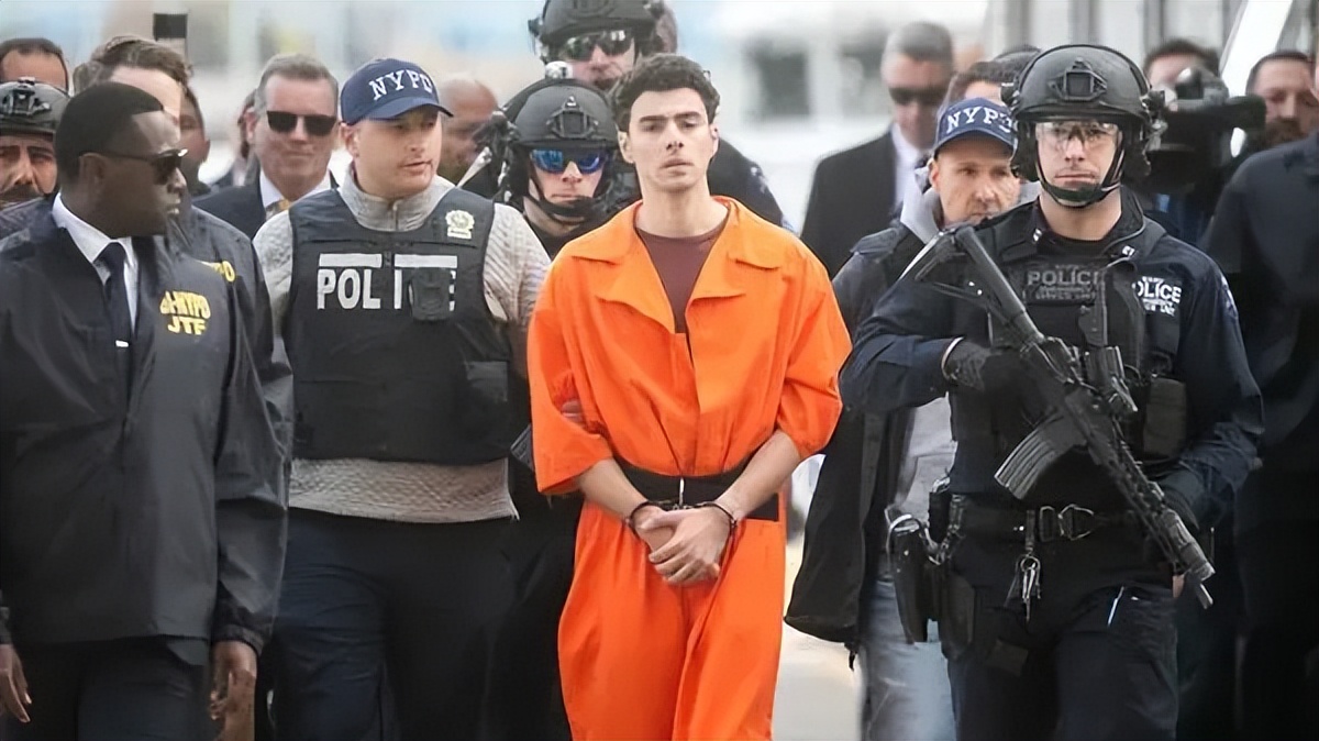 美国信用卡债务问题 _美国育儿费用高 _去美国哪种信用卡好