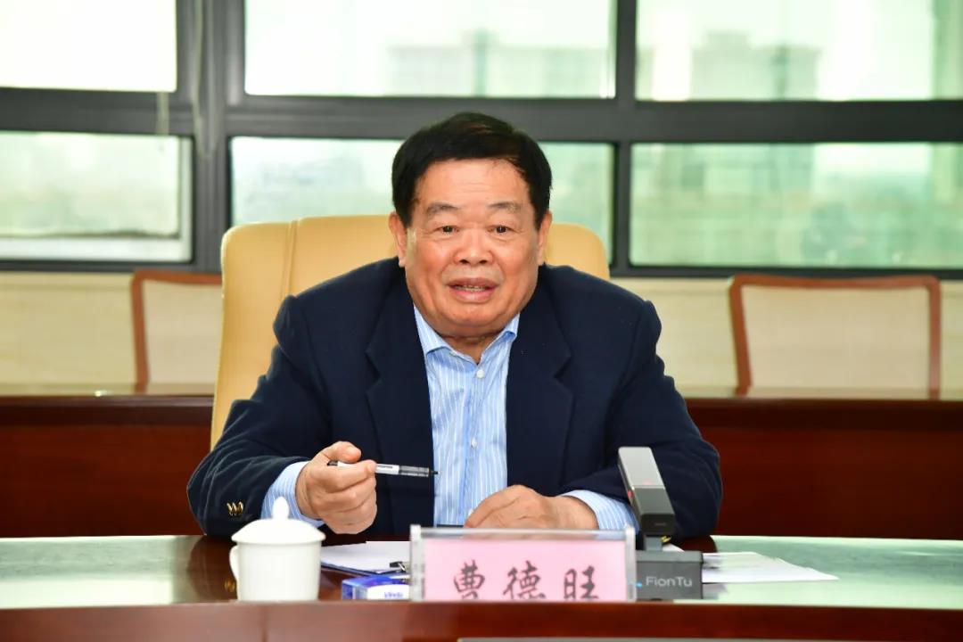 福耀玻璃工业集团有限公司代表团 文昌考察交流 钟鸣明 曹德旺出席座谈会_福耀玻璃股票代码