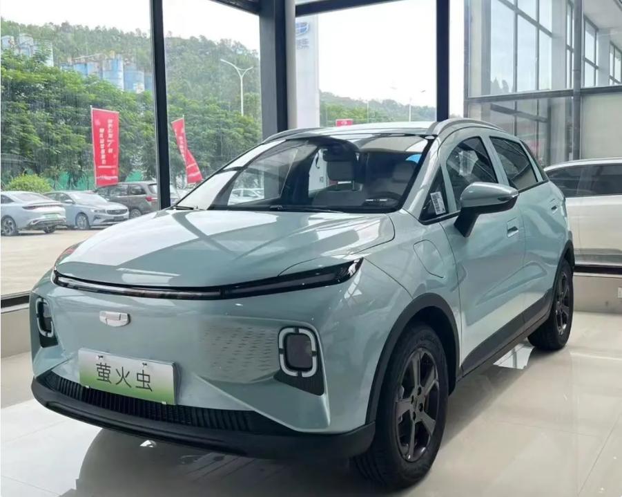 【榆林吉利全球鹰吉利汽车4s店】分期付款买车_吉利几何E萤火虫降价活动_吉利几何E萤火虫西安优惠促销